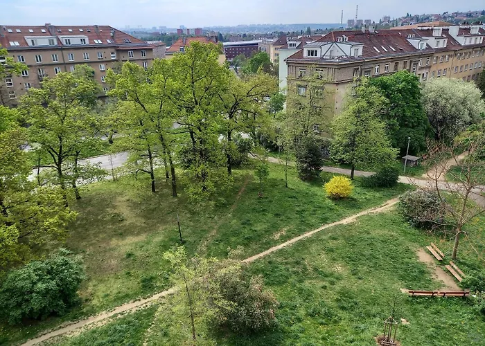 Stylovy A Slunny S Umeleckym Nadechem V Blizkosti Centra براغ